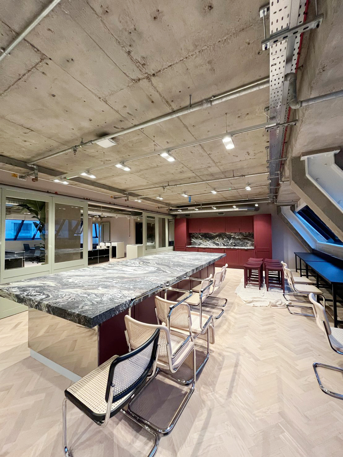 Cat B fitout for desirable office space located on the prestigious Strand in central London.