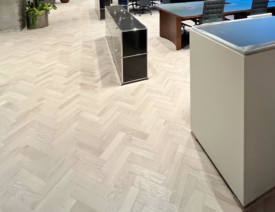 Cat B fitout for desirable office space located on the prestigious Strand in central London.